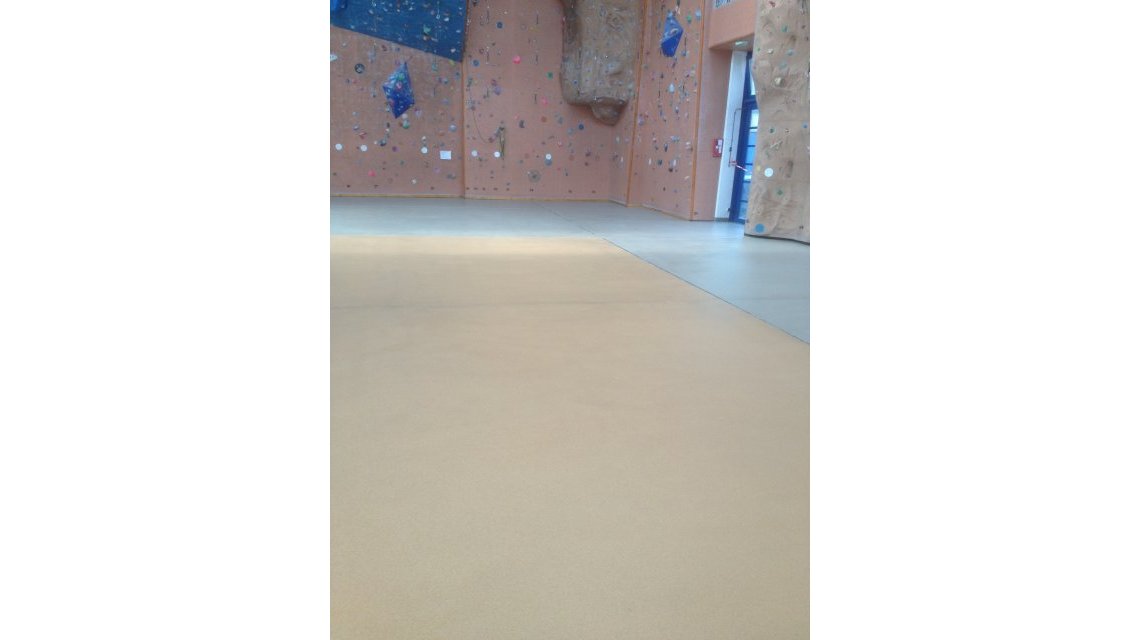 salle d'escalade en résine quartzée  