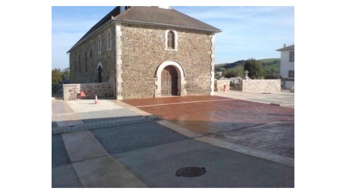 Béton empreinte  <p>sur voirie avec modèle bois et pavé</p>