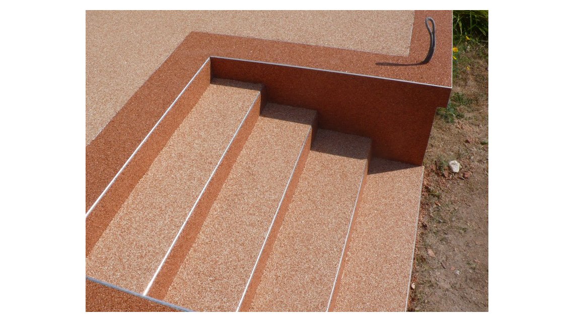 Escalier en tapis de pierre  