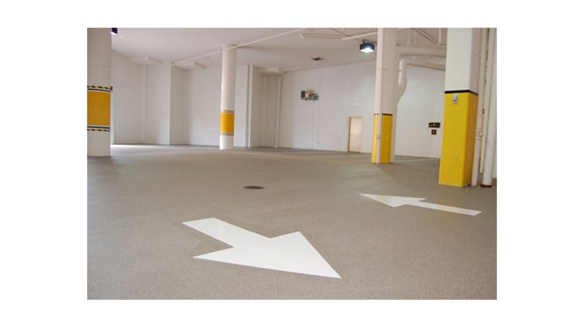 sol en résine  <p>sol en résine avec quartz pour parking</p>