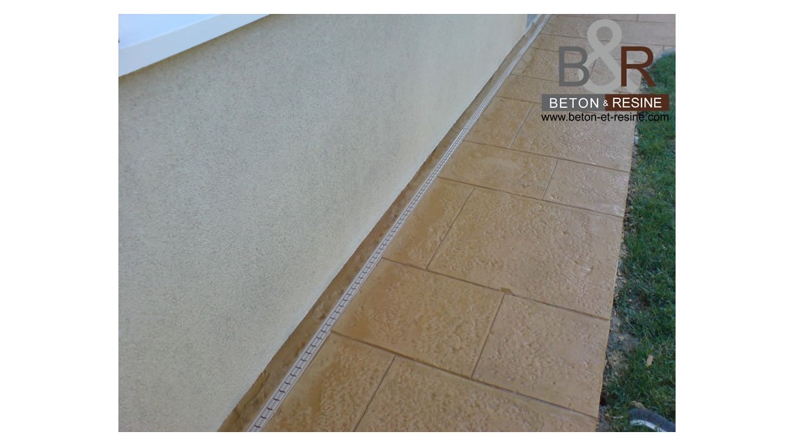 Béton empreinte  <p>imitation pierre de bourgogne</p>