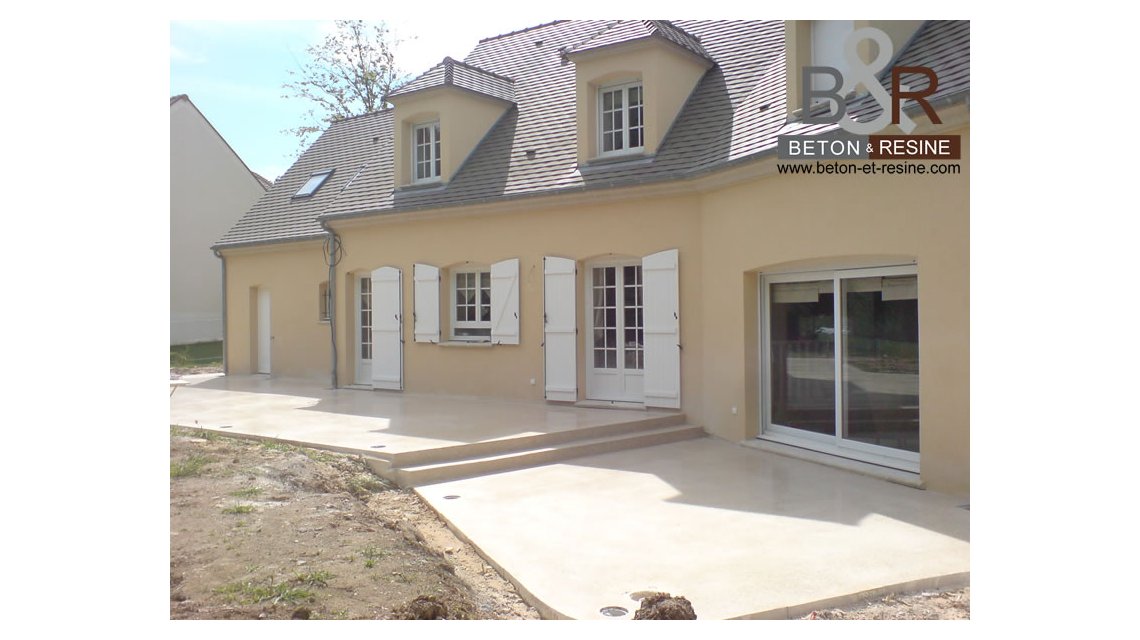 terrasse extérieur en béton poli  